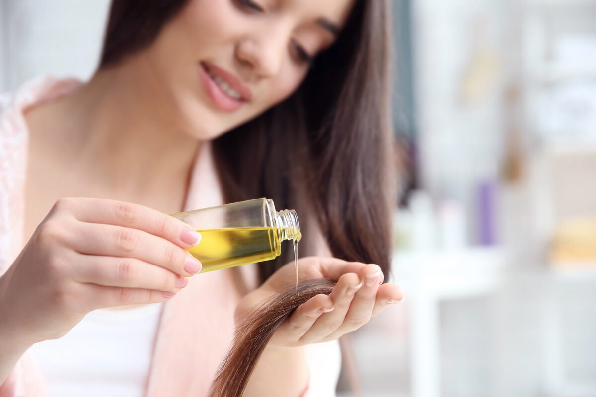 Los 5 mejores aceites para el pelo y cómo aplicar de forma correcta