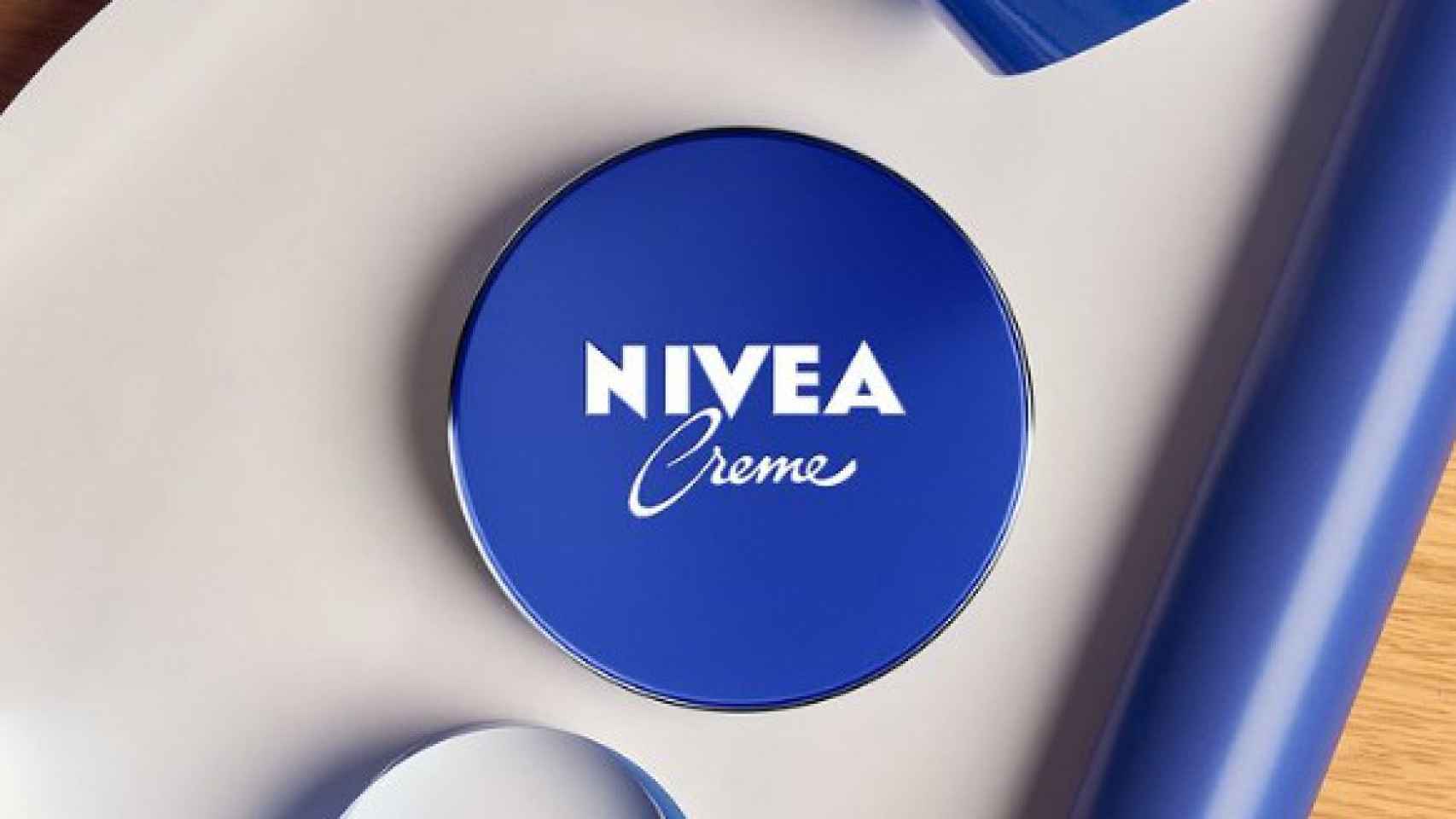 Limpieza a fondo con métodos caseros: La eficacia del limón y la crema Nivea